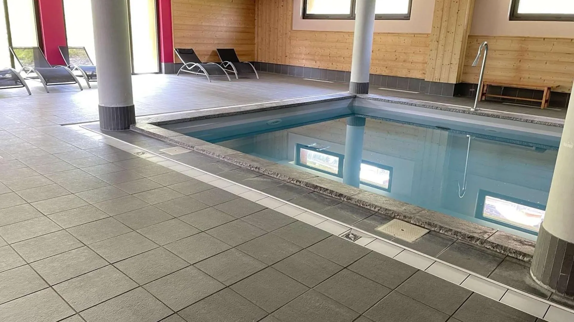 Appartement 5 Pieces Cabine, 8 Couchages, Proche Pistes, Piscine, Sauna A Risoul 1850 - Fr-1-330-589 France