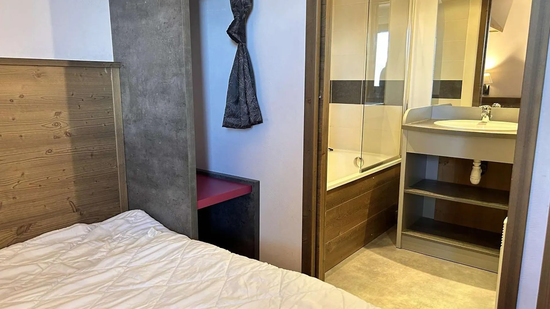 Apartment Appartement 5 Pieces Cabine, 8 Couchages, Proche Pistes, Piscine, Sauna A Risoul 1850 - Fr-1-330-589